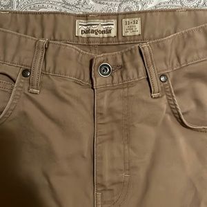 Patagonia mens performance twill jeans. 33 waist, 32 inseam. Great condition.